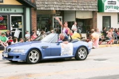 parade064