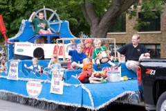 parade080